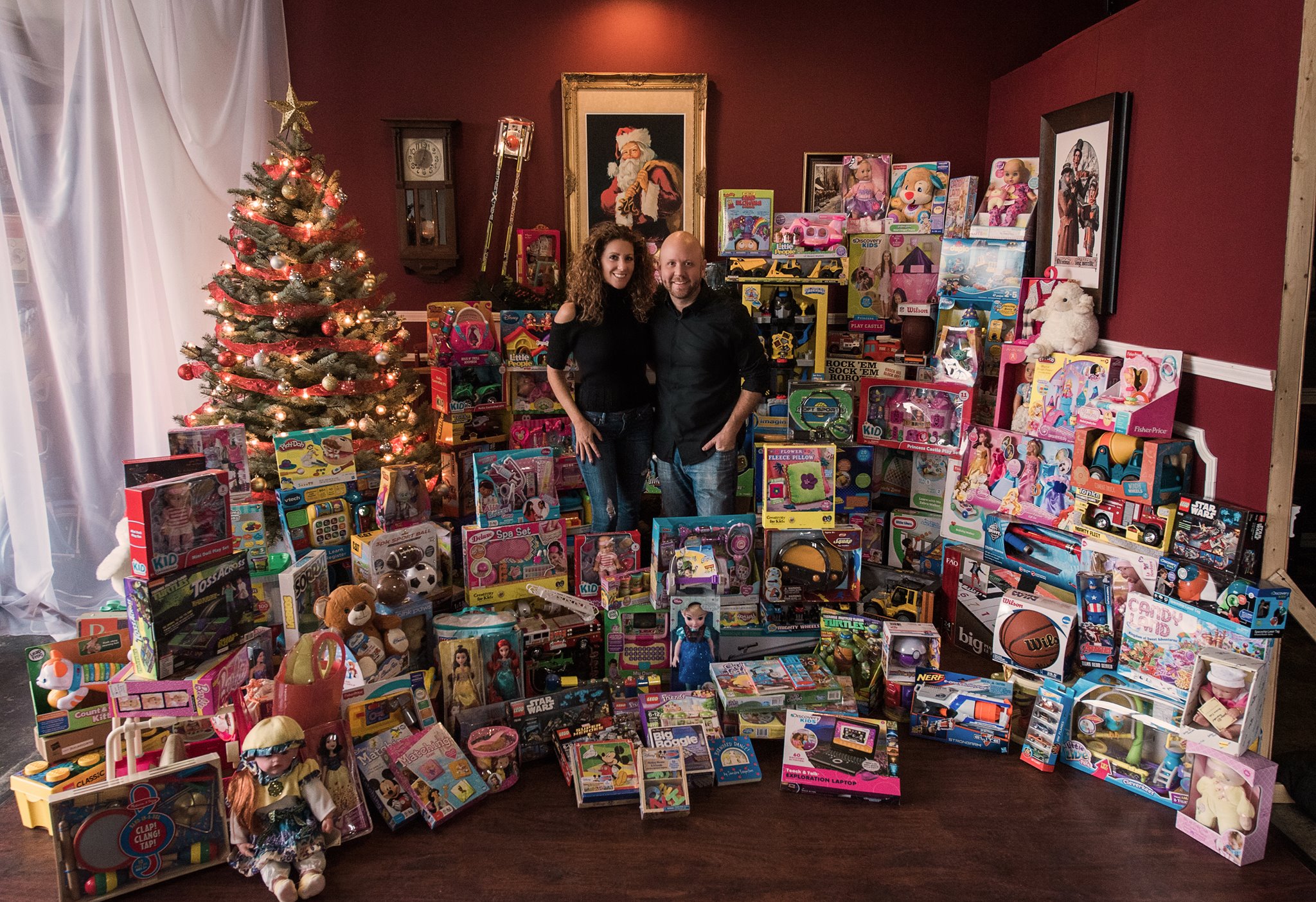 Photos for toys – a picture-perfect fundraiser