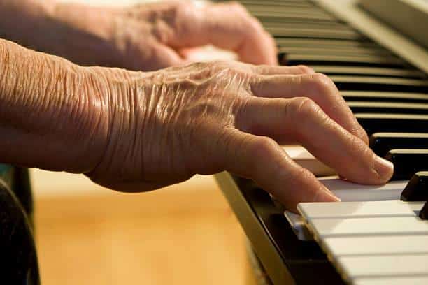 Senior Wishes grants piano lessons for senior who found her love of music late in life!